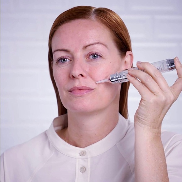 2x 15ml No7 Line Correcting Booster Serum Treatment for Fine Lines Wrinkles NEW - Picture 4 of 5